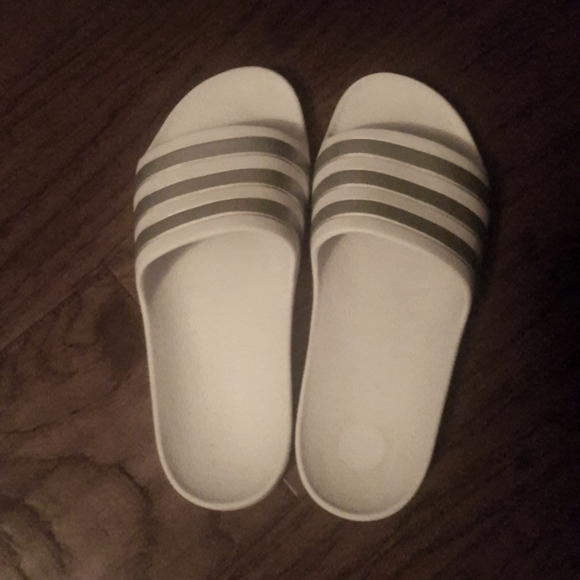 ADIDAS ATHLETIC SHOES - Picture 1 of 2